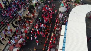 Walikota Helmi Lepas Peserta Jalan Bahagia, Pedagang Laris Manis