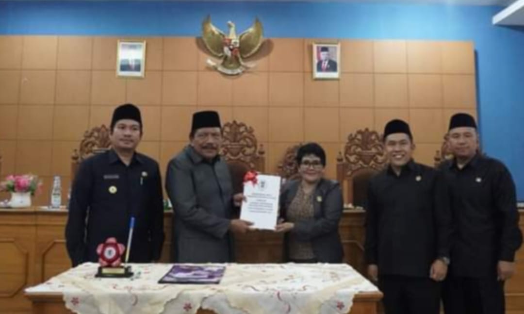Paripurna DPRD Bengkulu Utara Pandangan Akhir Fraksi Terhadap Raperda LP2B