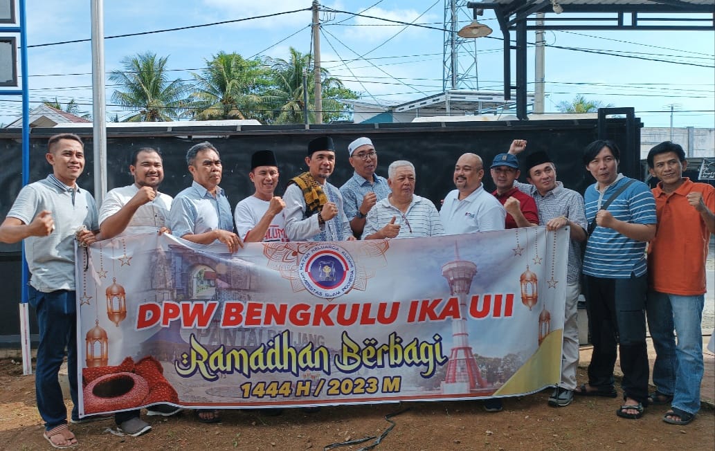 IKA UII Bengkulu Gelar Ramadhan Berbagi, Berikan Ratusan Paket Sembako