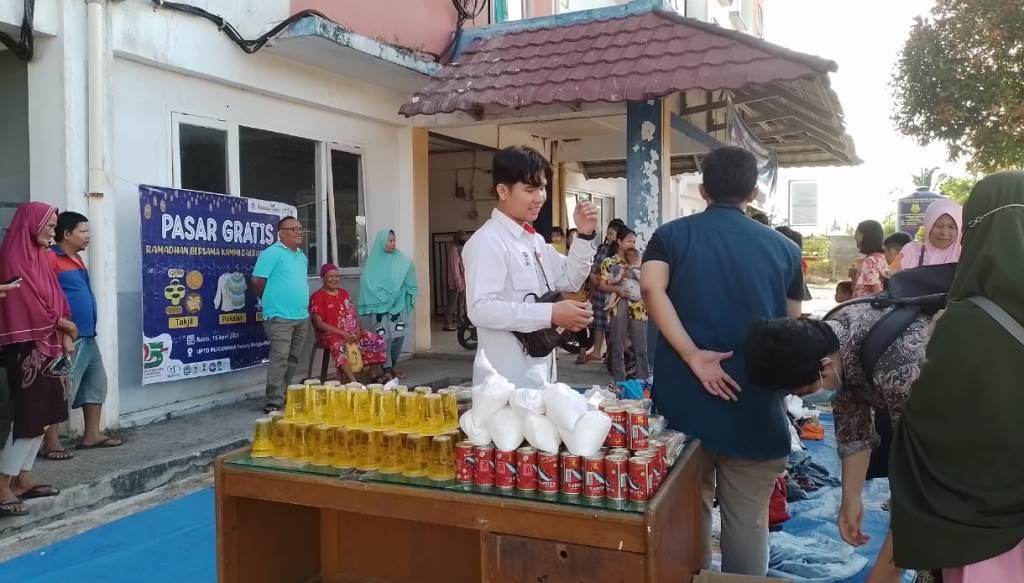 Pasar Gratis KAMMI: Bukan Sekedar Aksi Amal, Protes Atas Kemiskinan