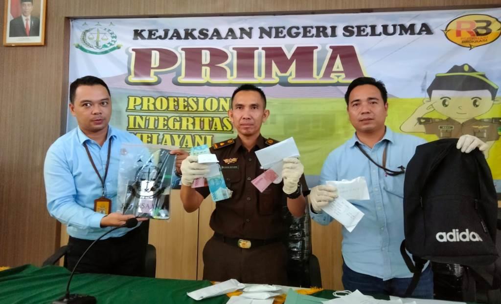 Usai OTT, Kejari Seluma Tetapkan Pejabat BKPSDM Tersangka