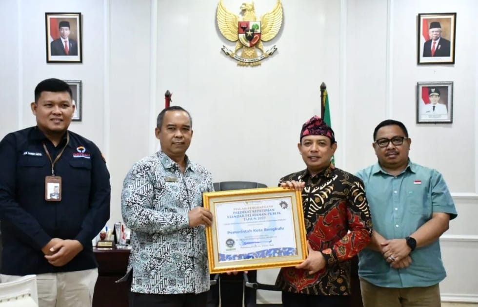 Pemkot Bengkulu Kembali Raih Penghargaan dari Ombudsman RI