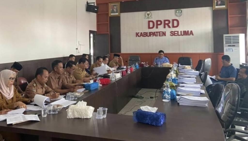 Bapemperda DPRD Seluma Bahas Usulan Lima Raperda