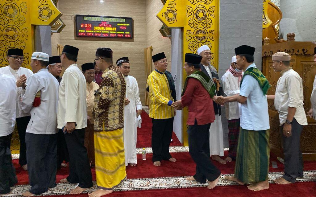 Malam Pertama Ramadan, Gubernur Rohidin Isi Ceramah di Masjid Raya Baitul Izzah