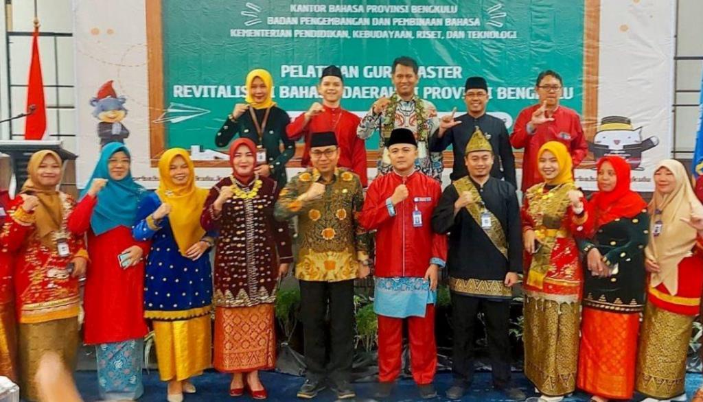 Asisten I Setda Pemprov Bengkulu Ajak Guru Master Selamatkan Bahasa Daerah