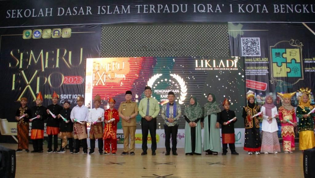 Pecahkan Rekor MURI, Gubernur Apresiasi Karya Digital SDIT Iqra 1 Kota Bengkulu