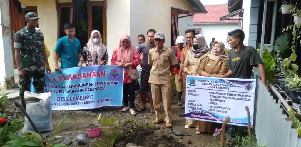 Pemdes Lemeupit Gelar Titik Nol Pembangunan Jalan Pemukiman Dusun I