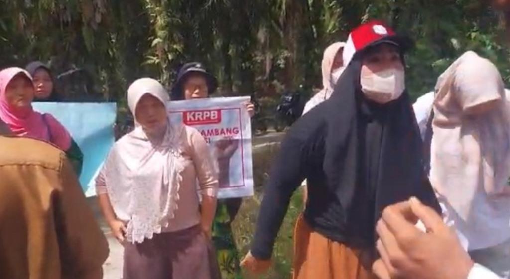 Konflik Tambang Pasir Besi di Seluma Terus Bergejolak, Ibu-ibu Kembali Beraksi