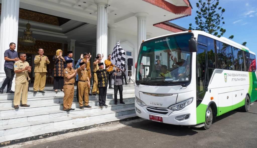 Siap Kembangkan SDM Enggano, Gubernur Rohidin Lepas Mahasiswa KKN Unib dan UGM