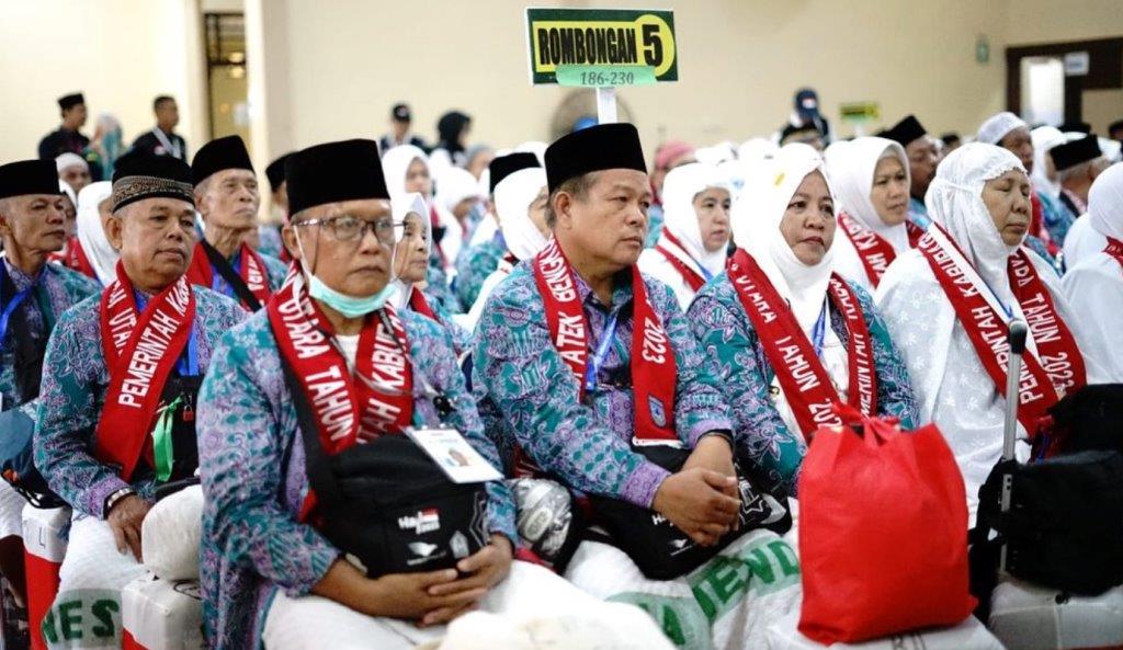 Kloter 4 Jemah Haji Bengkulu Berangkat Menuju Embarkasi Padang