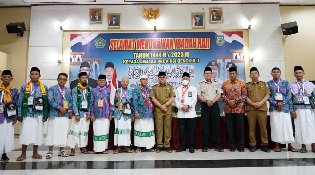Asisten 1 Pemprov Bengkulu Lepas Keberangkatan CJH Kouta Tambahan