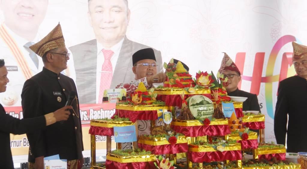 Hadiri Puncak HUT Bengkulu Tengah, Gubernur Rohidin Berharap Pembangunan Semakin Meningkat