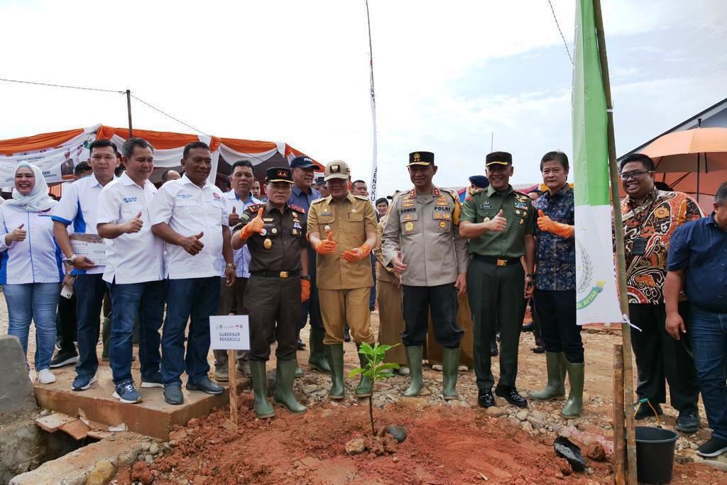 Peduli Lingkungan, Kejati dan REI Bengkulu Tanam 1000 Pohon