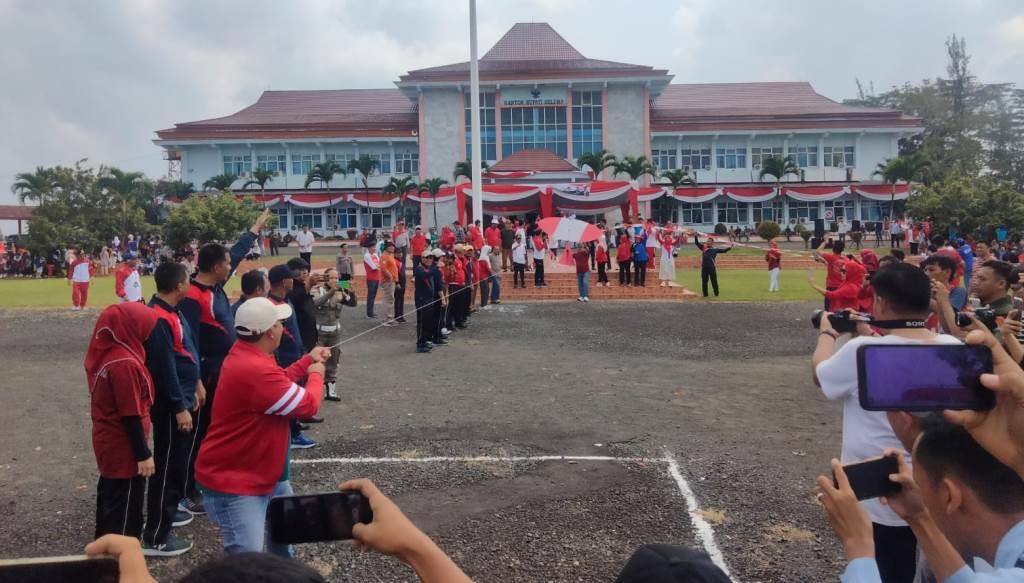 Lomba Agustusan, Layangan Bupati Seluma Putus Sebelum Terbang