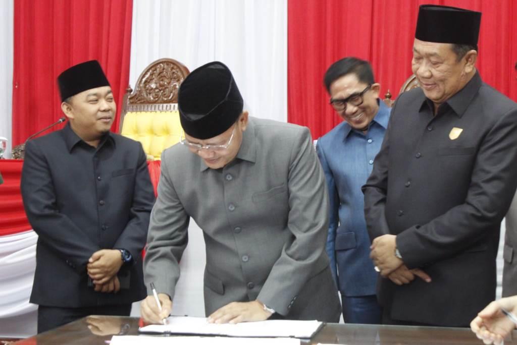 Nota Kesepakatan KUA dan PPAS APBD-P Provinsi Bengkulu TA 2023 Ditandatangani