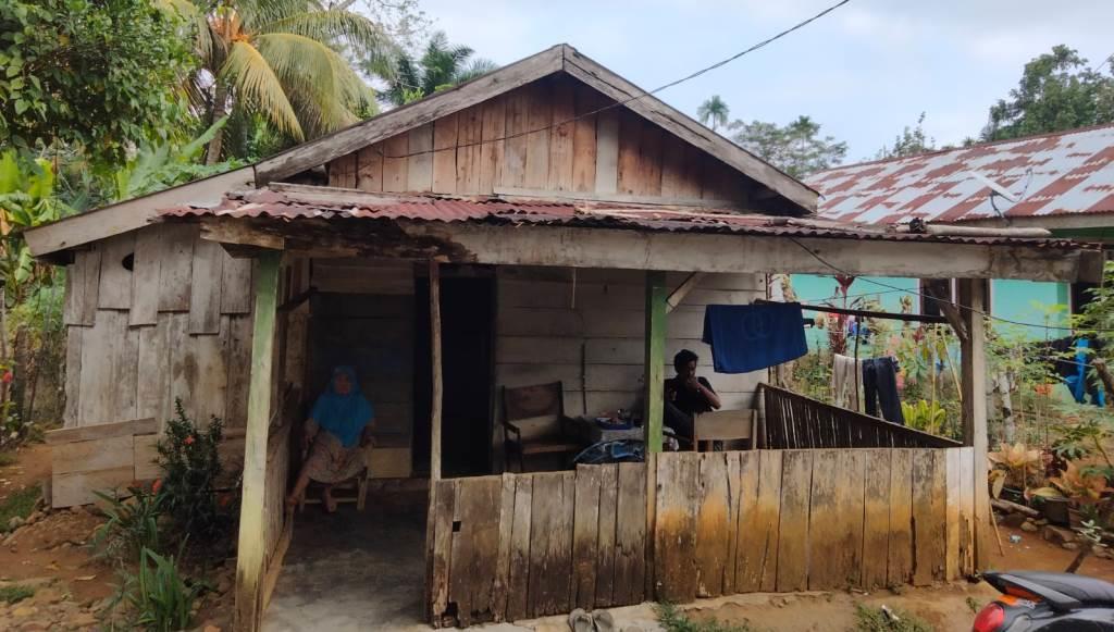 Cerita Nenek Yus Warga Seluma yang Menanti Janji Bedah Rumah