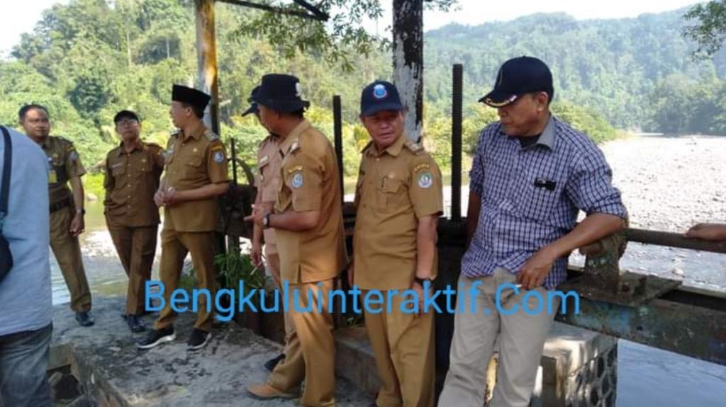 Antisipasi Kekeringan, Tiga Alat Berat Akan Keruk Jaringan Irigasi Air Nasal