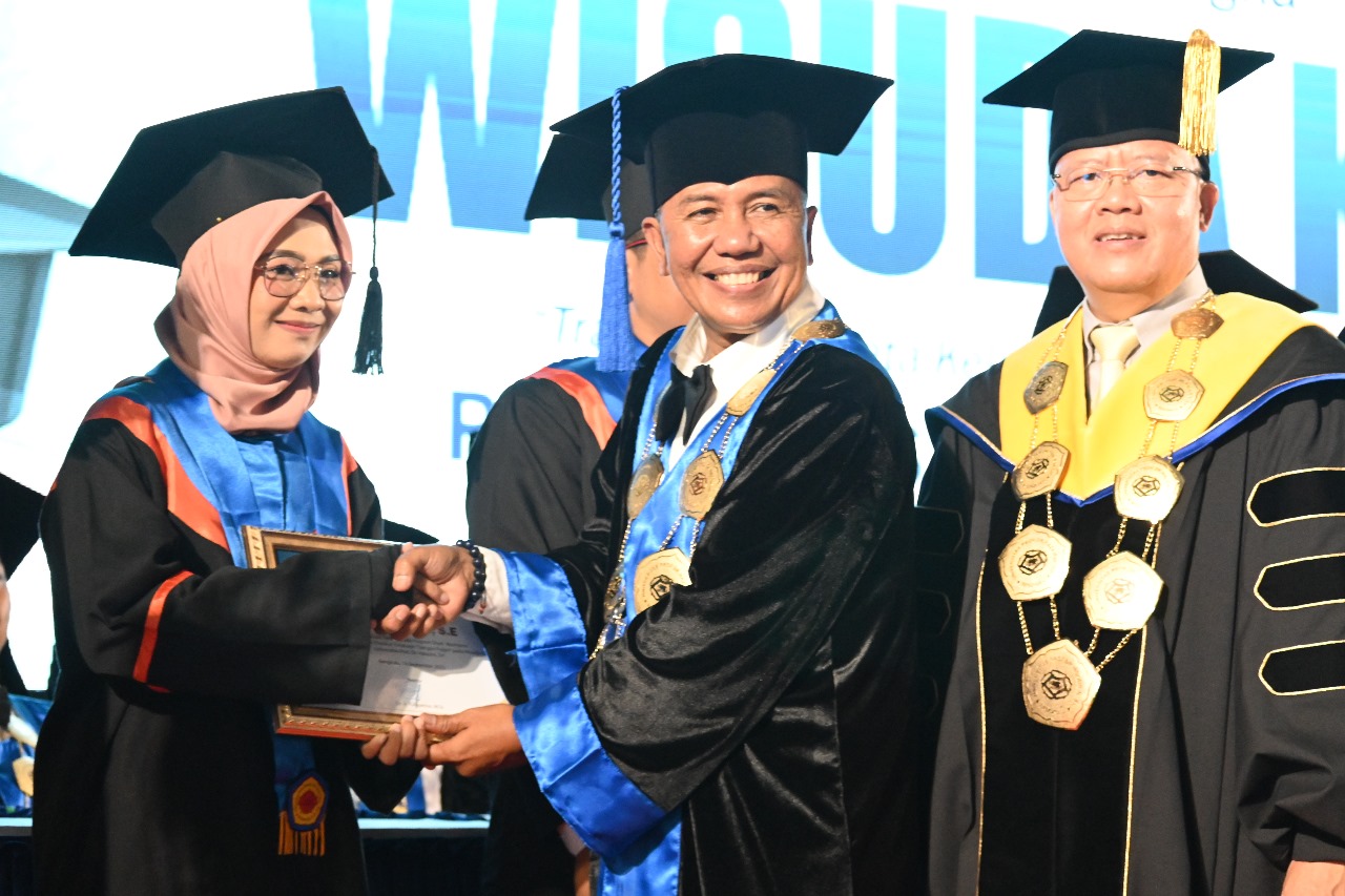 526 Orang Wisuda Program Sarjana dan Magister UNIHAZ, Gubernur Rohidin: Gunakan Ilmu dengan Baik dan Benar