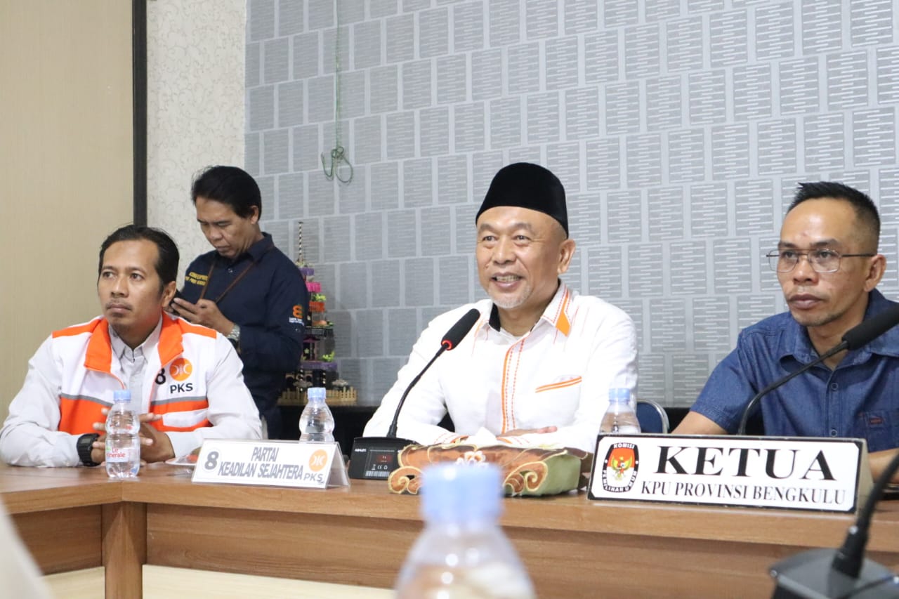 Beri Dukungan, PKS Bengkulu dan Relawan AMIN Sambangi KPU