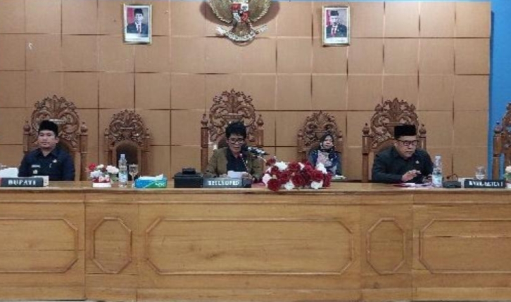 Pemda BU Evaluasi Usulan Fraksi Hasil Rapat Banmus, Tebus Ijazah Disetujui