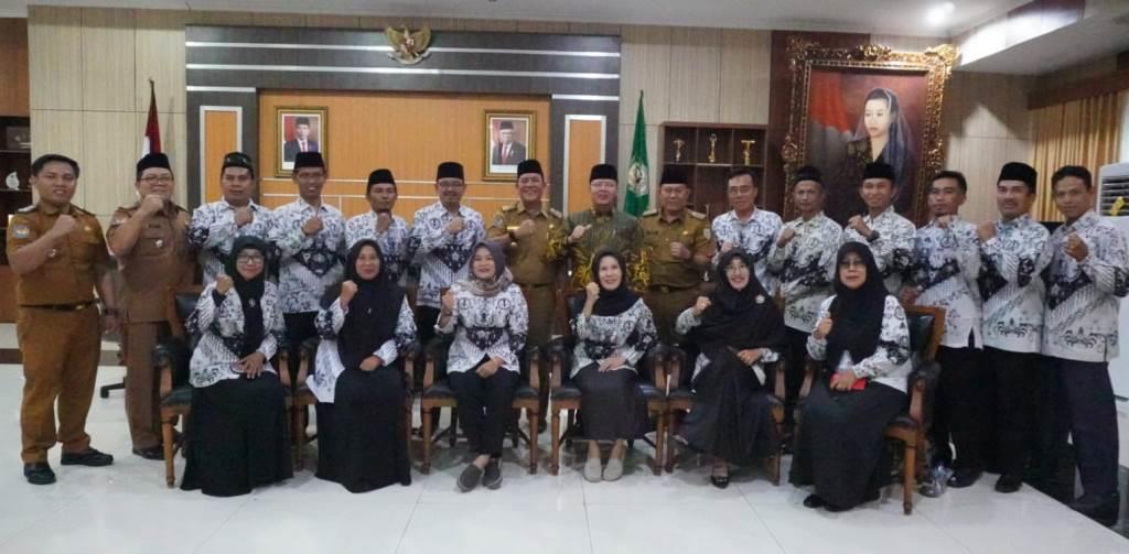 Usai Ngadu ke Gubernur Rohidin, 15 Guru dari Mukomuko Ini Bersuka Cita