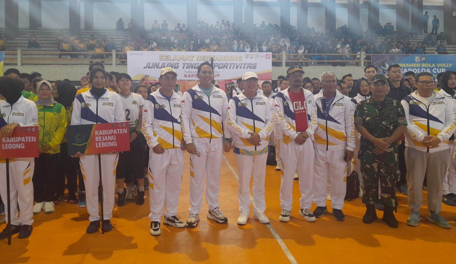 Waka II DPRD Provinsi Bengkulu Hadiri Pembukaan Turnamen Voli Kapolda Cup