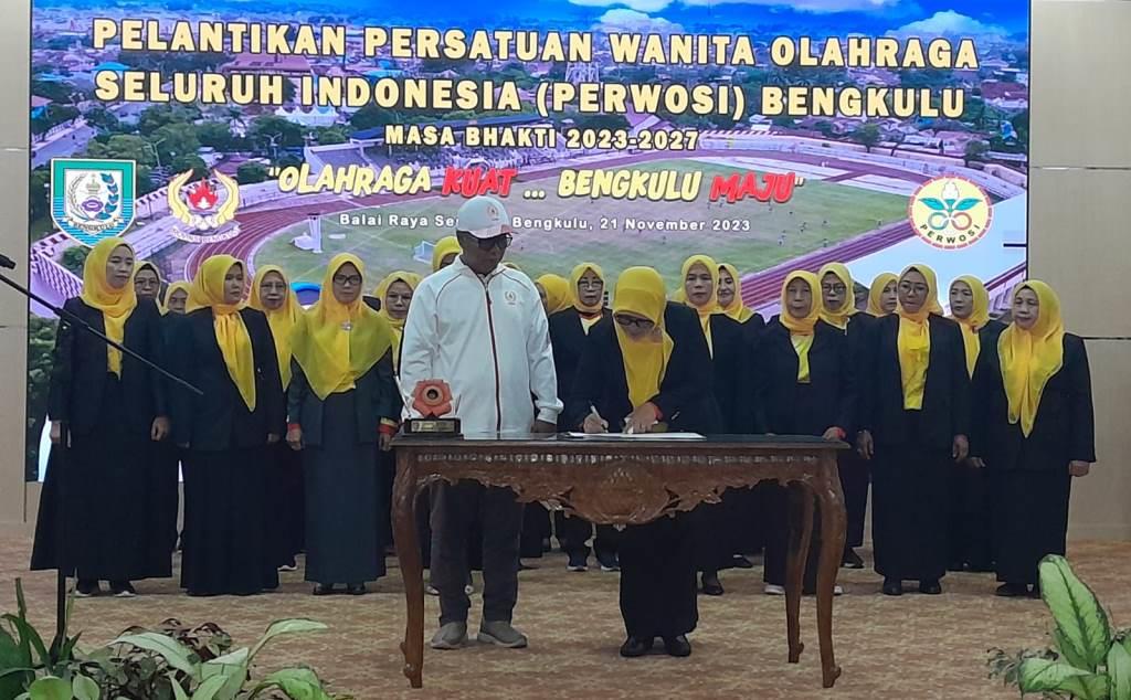 Sefty Yuslinah Resmi Pimpin Perwosi Bengkulu Periode 2023-2027