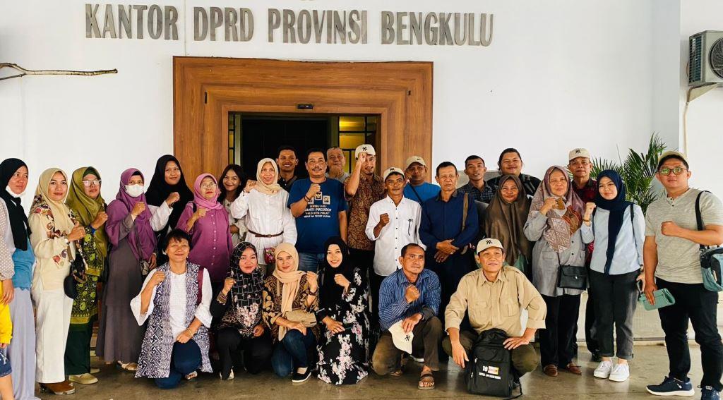 Usin Sembiring Bersama DLHK Provinsi Bengkulu Akan Launching 54 Bank Sampah Unit