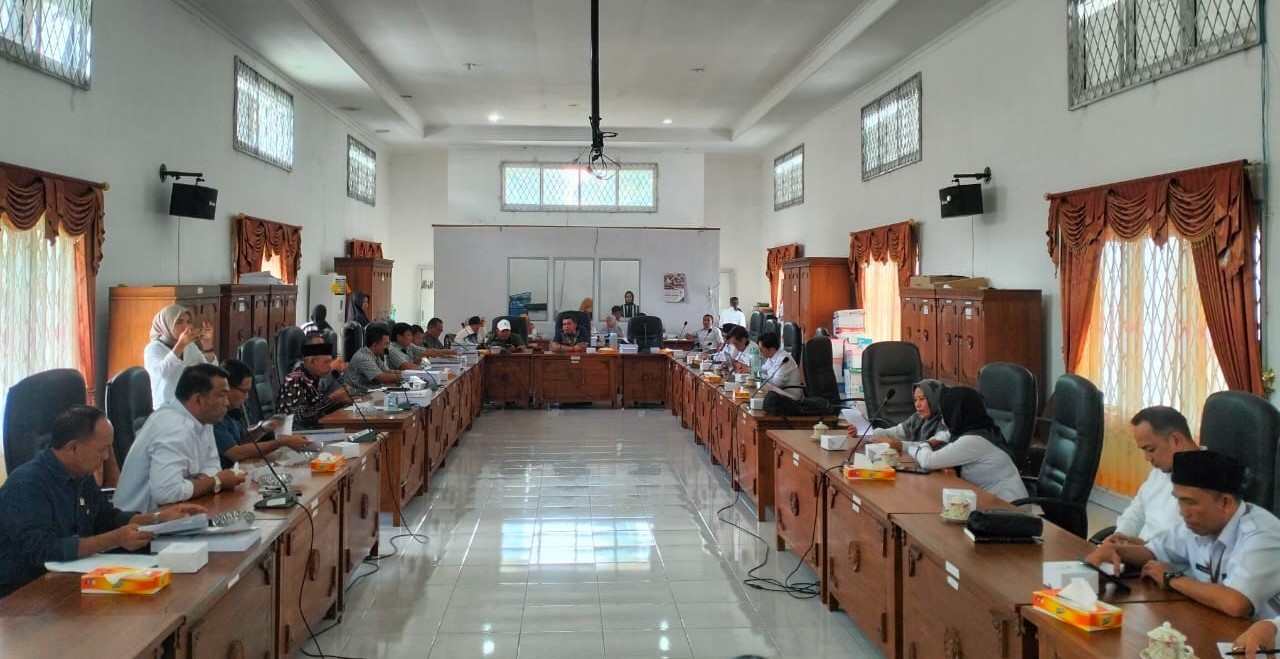 Banggar DPRD Kepahiang Bersama TAPD Bahas Finalisasi Raperda APBD 2024