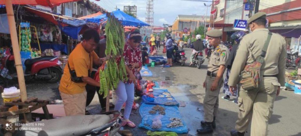 Ganggu Lalu Lintas, Disdagrin Kota Bengkulu Tata PKL Jalan KZ Abidin