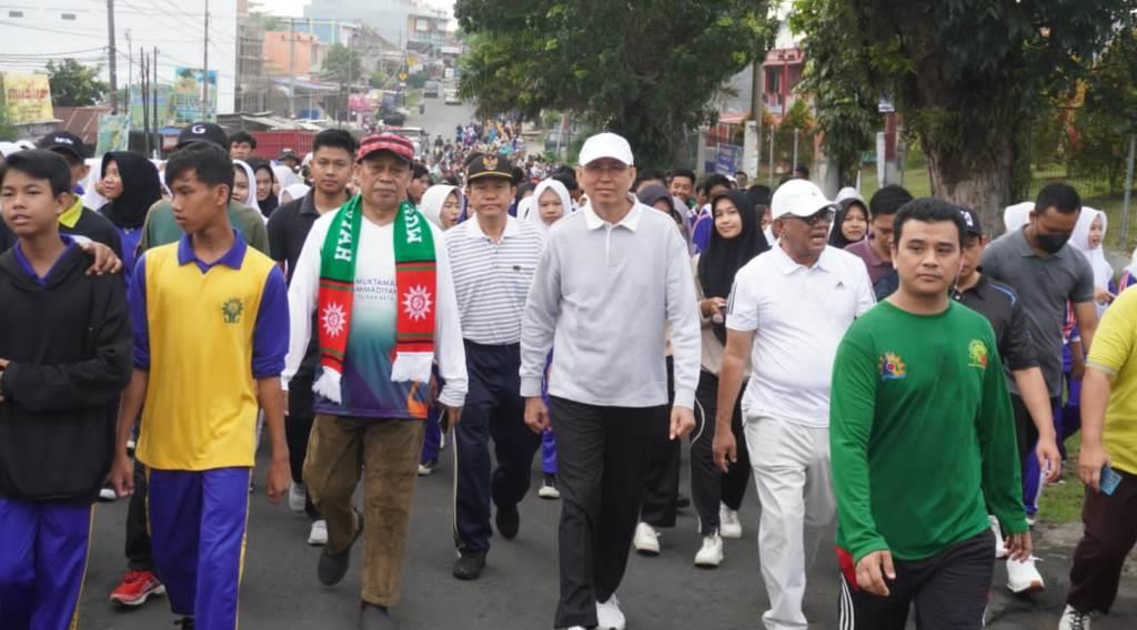 Sekda Isnan Fajri Lepas Peserta Jalan Sehat Milad ke-111 Muhammadiyah