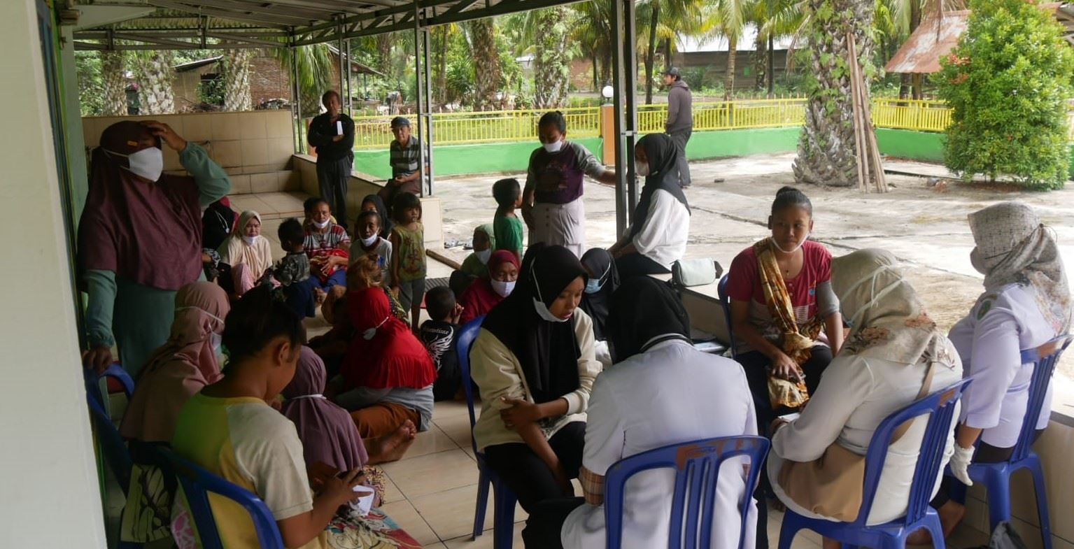 Pengobatan Massal, 28 Warga Teluk Sepang Alami Gangguan Pernapasan