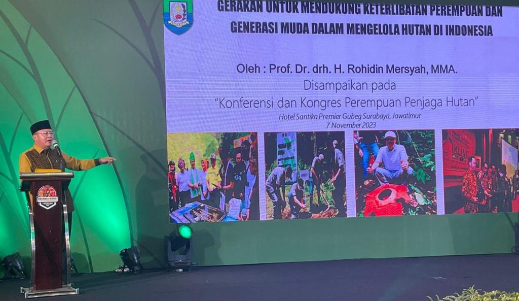 Peran Perempuan dalam Menjaga Hutan untuk Ketahanan Lokal