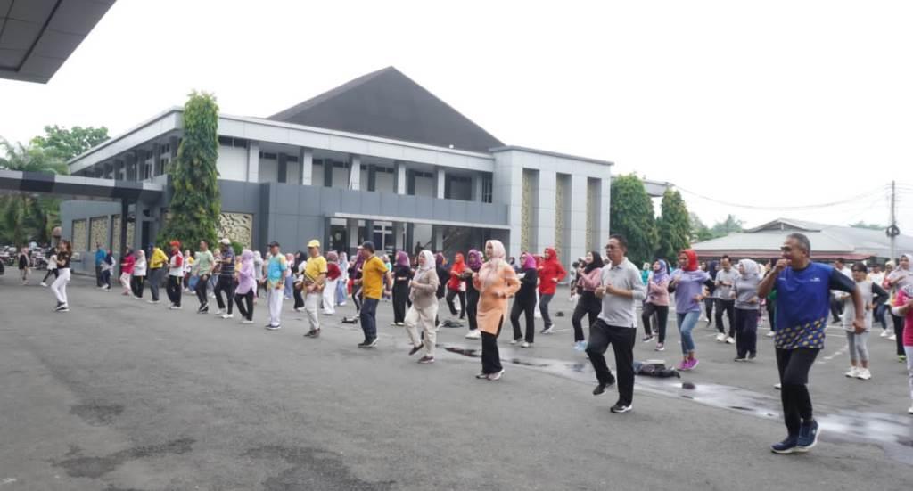 Meriahkan HUT ke-52 Korpri, Pemprov Bengkulu Laksanakan Senam Bersama dan Donor Darah