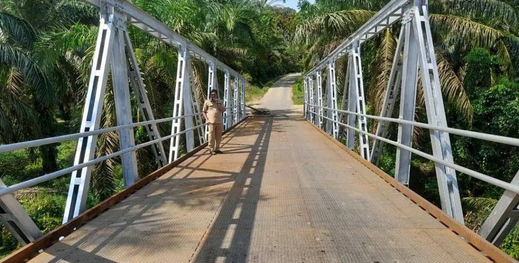 Perbaikan Jembatan Desa Manjunto Jaya Mendapat Apresiasi Warga