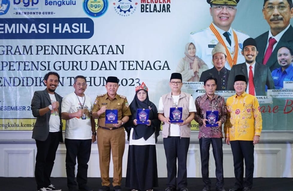 Guru Dituntut Tingkatkan Kompetensi Ikuti Kemajuan Zaman