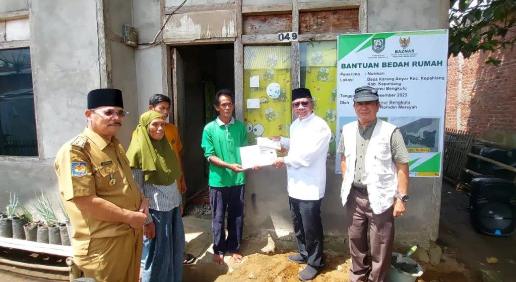 Pemprov Bengkulu Bersama Baznas Bedah Rumah Warga Kepahiang