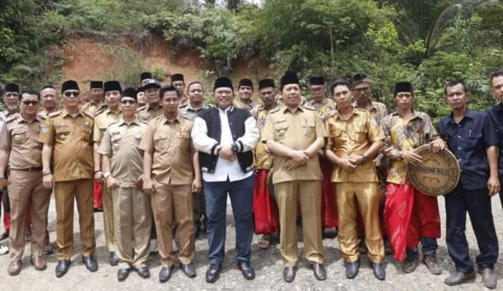 Bupati Erwin Hadiri Pelaksanaan Titik Nol Jalan Desa Talang Sali Seluma