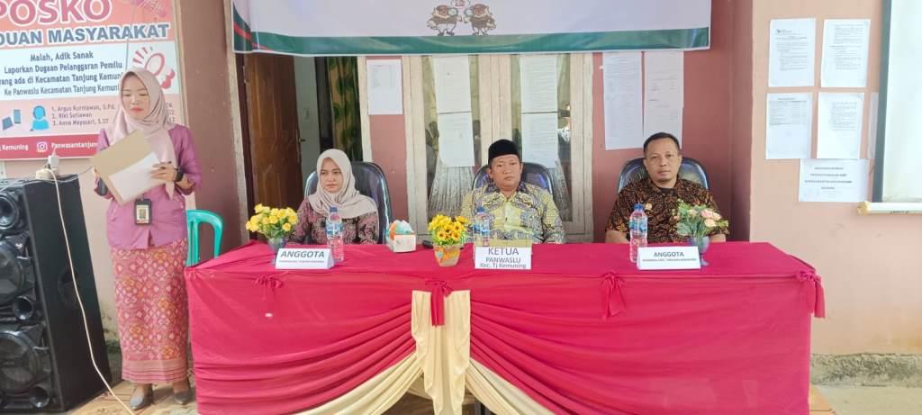 Ketua Panwaslu Kecamatan Tanjung Kemuning Lantik 44 Orang PTPS
