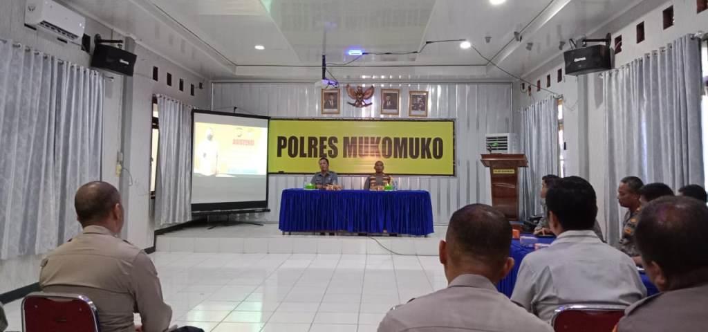Personel Polres Mukomuko Ikuti Sosialisasi Pembinaan Etika Profesi Polri