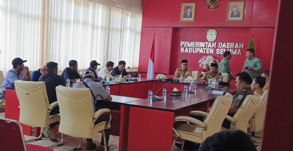 Tersandung Korupsi BTT, Warga Desak Kades Kemang Manis Diberhentikan