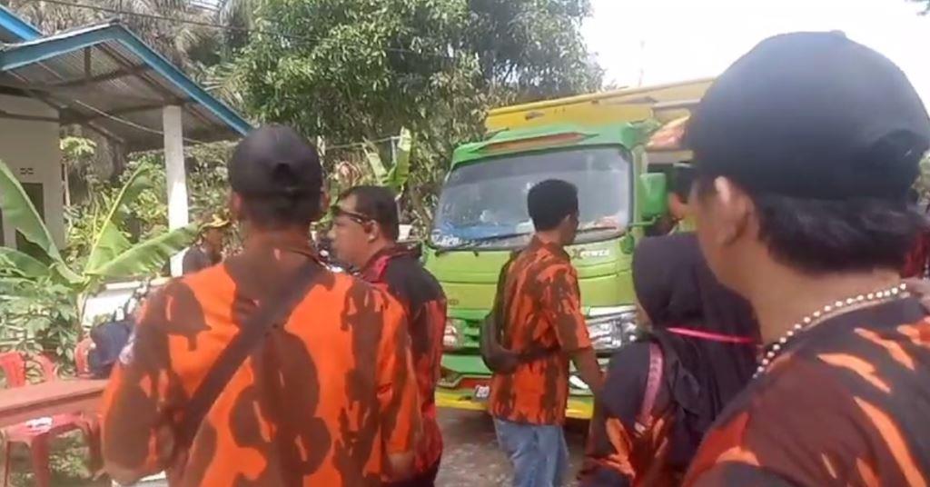Warga Ribut Gara-gara Ormas Pasang Tarif Rp 150 Ribu Masuk Pantai di Seluma