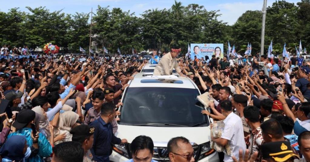 Disambut Ribuan Massa di Bengkulu, Prabowo Janji Lanjutkan Program Jokowi
