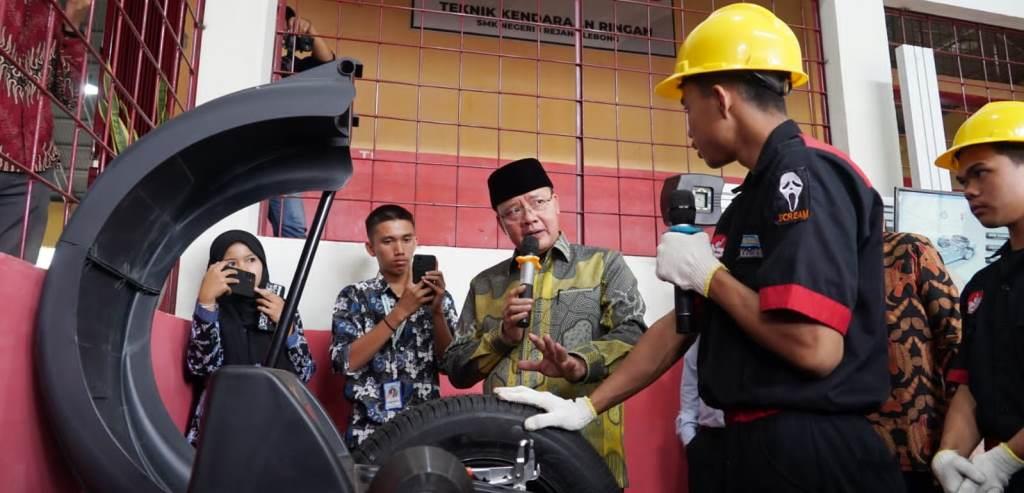 Gubernur Rohidin Resmikan ‘Teaching Factory’ SMKN 1 Rejang Lebong