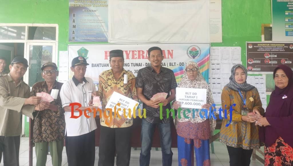 Pemdes Ujung Tanjung I Lebong Salurkan BLT untuk 47 Keluarga Penerima Manfaat