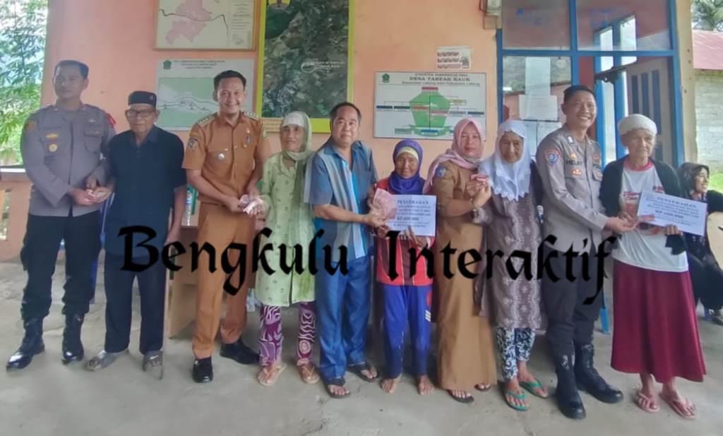 44 KPM Desa Tabeak Kauk Terima BLT, Warga Diimbau Sikapi Kasus DBD