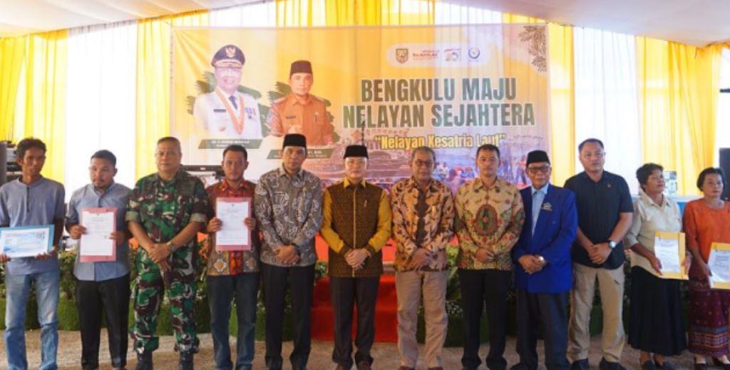 Gubernur Rohidin Tuntaskan Legalitas Perizinan Nelayan