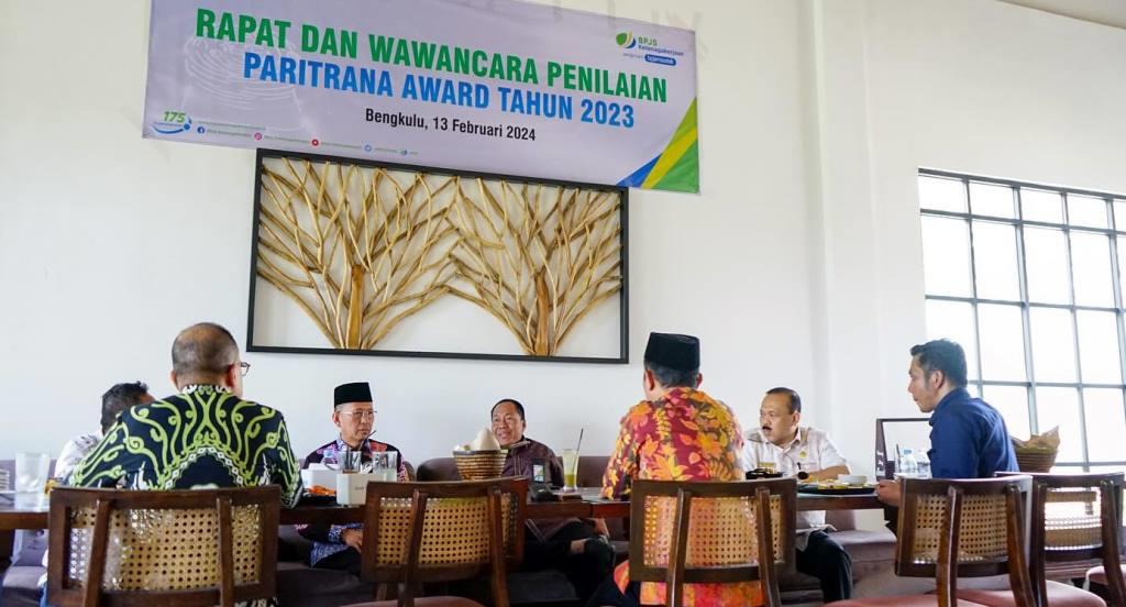 Sekda Isnan Fajri Wawancara Calon Penerima Paritrana Award