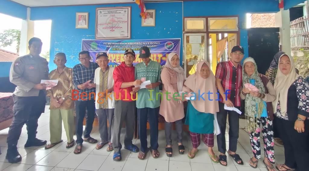 55 Orang Warga Desa Semelako Atas Terima BLT Tahun Anggaran 2024