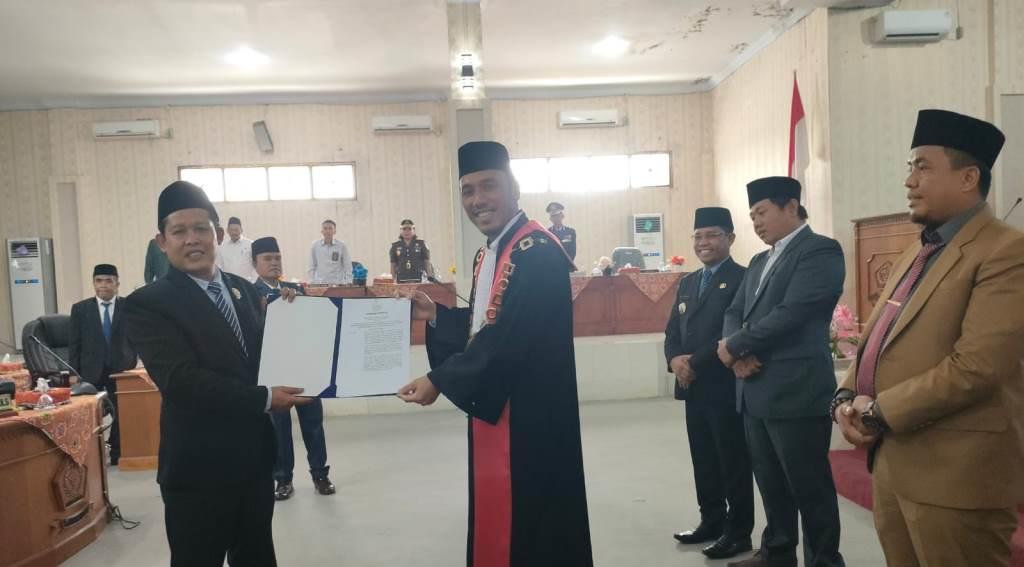 DPRD Lebong Resmi Lantik Erlan Fajar Jaya Gantikan Popi Ansa